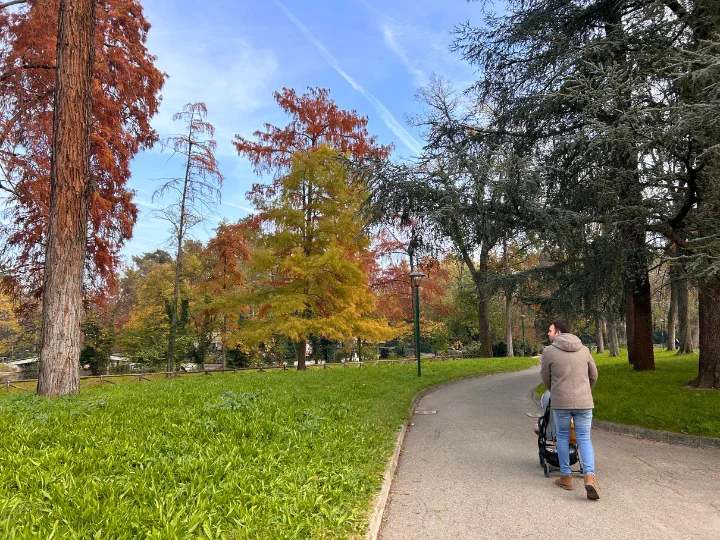 Niños jugando en Giardini Margherita, parque principal de Bolonia
